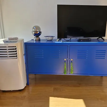 Vue Sur La Tour Eiffel - 9eme étage * Paris